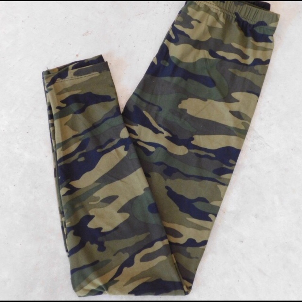 One Size Buttery Soft Camo Leggings 💚